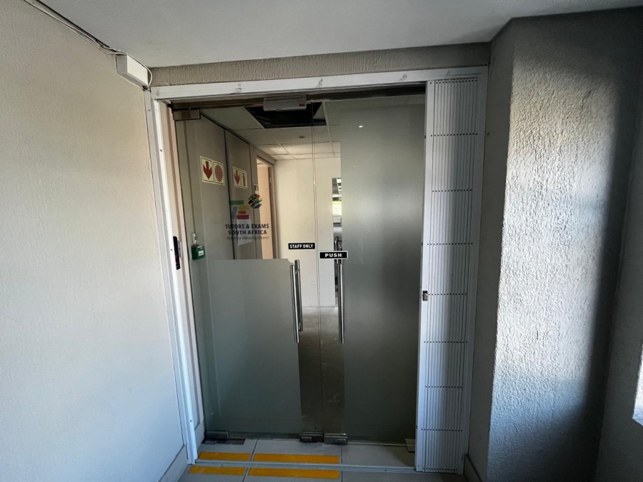 To Let Commercial Property for Rent in Rosendal Western Cape